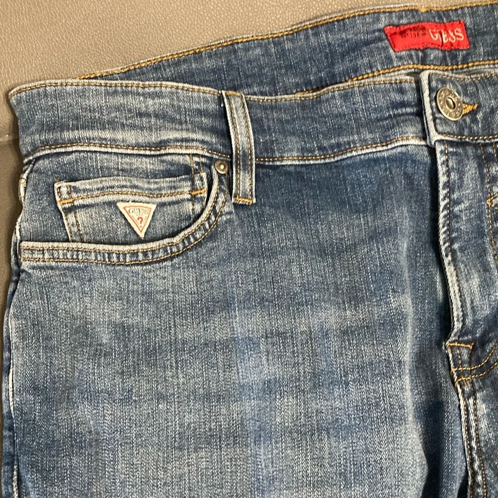 GUESS Classic Blue Jean Shorts w/ Stretch Men’s 38W - Picture 4 of 8